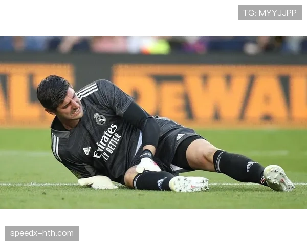 库尔图瓦高空优势助力球队筑牢防线