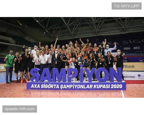 刚刷到乔丹·汤普森赛后直接被拎着行李带上豪车，那画面像明星回家